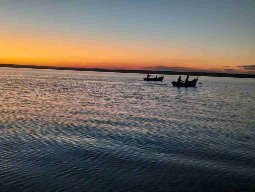 Massingir dam fisher men